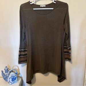 Indigo Soul Sweater Shirt Women’s Large Brown Crochet Shark Bite Asymmetrical